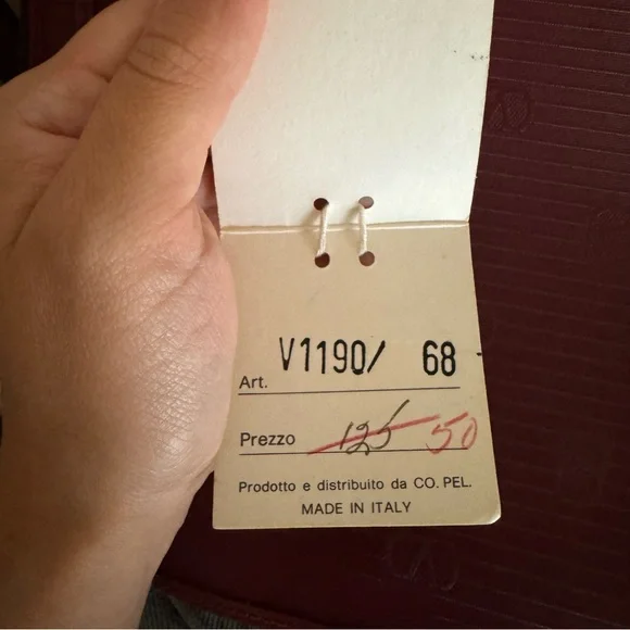 Vintage Valentino Burgundy Bag - Picture 6 of 9